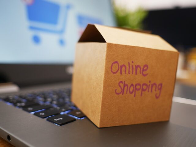 online shopping, amazon, shop-4532460.jpg